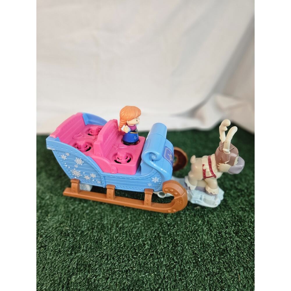 FISHER PRICE LITTLE PEOPLE DISNEY FROZEN KRISTOFF SLEIGH SLED LIGHT UP PLAYSET - Picture 4 of 5